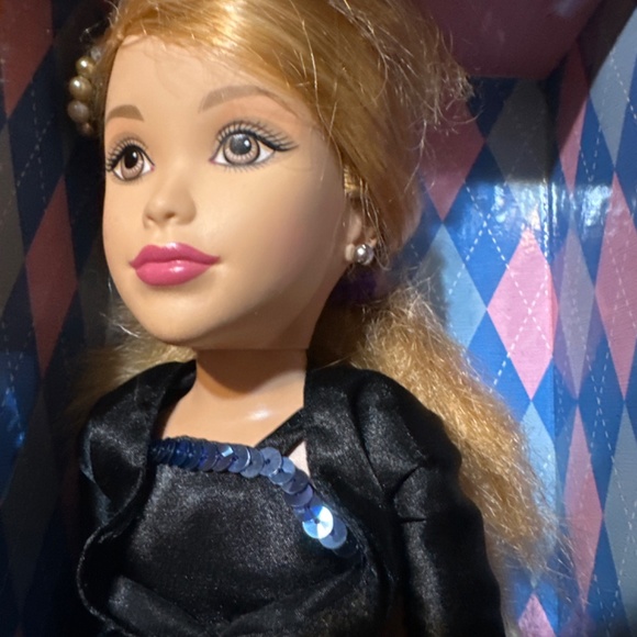 Doll - Picture 4 of 5